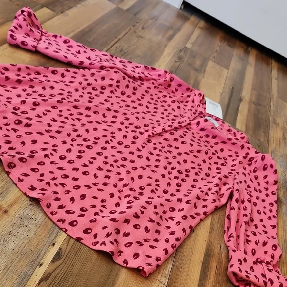 Kim Rogers Pink Blouse with Red Accents - Picture 2 of 7